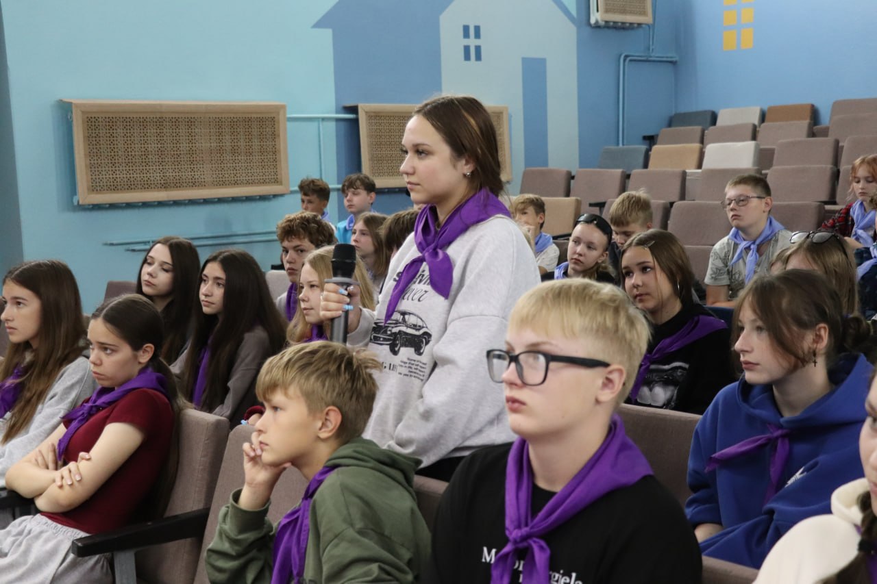 Открытый диалог в лагере: начальник Витебского областного управления МЧС ответил на вопросы юных журналистов
